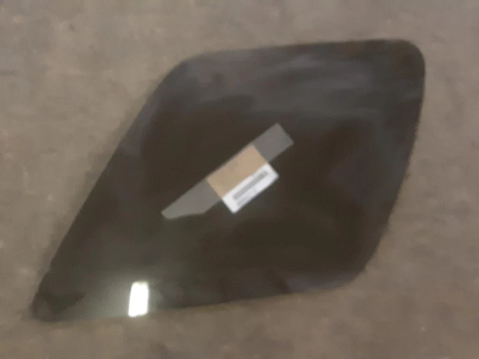 二手右 25 美分玻璃 适合:2004 年 福特 Escape R. 隐私色调 正确 A 级 — 第 1/2 张图片