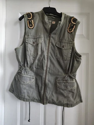 Chaleco caqui tallado con volantes para mujer Foto 1 de 4