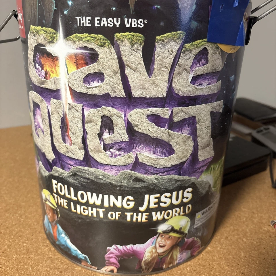 Cave Quest Following Jesus Light  Vacation Bible School Kit VBS Church Complete Foto 1 de 4