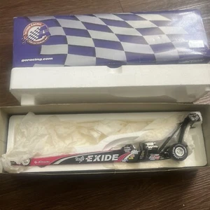 L Tony Schumacher Exide MAC Tools NHRA Top Fuel Dragster 1:24 AUTOGRAPHED - Picture 1 of 9