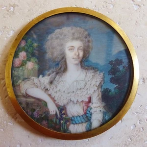 TRES BELLE PEINTURE MINIATURE fin XVIIIème PORTRAIT DAME aux YEUX CLAIRS 1780's - Foto 1 di 8