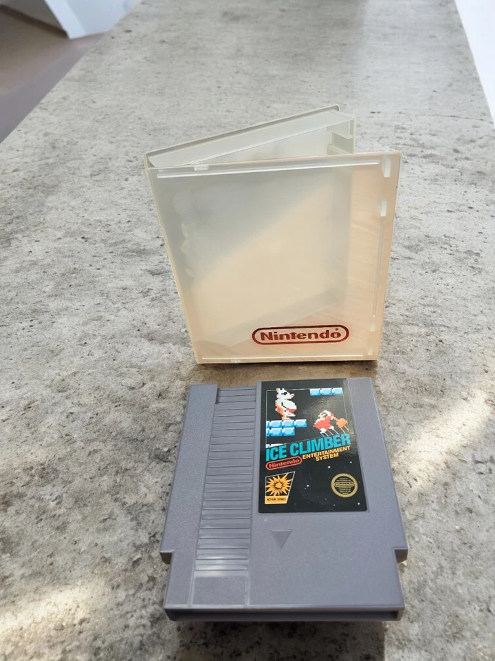 Ice Climber (Nintendo NES) 5 Screw w/ Nintendo Case - Image 1 of 4