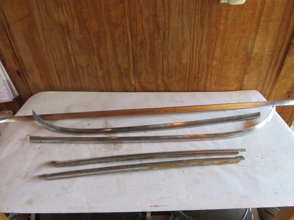 68 AMC AMERICAN RAMBLER ROGUE MOLDURA PARABRISAS DELANTERO Foto 1 de 4