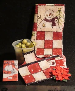 Apron Winter Kitchen Sheet Music Poinsettia Ball1:12 Miniature Creative 2778 - Picture 1 of 3