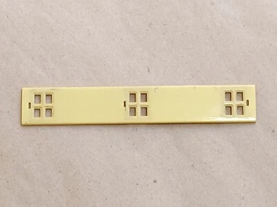 VINTAGE PREWAR LIONEL TRAIN LINE 817 CABOOSE ORIGINAL LIONEL YELLOW WINDOW PANEL - Image 1 of 3