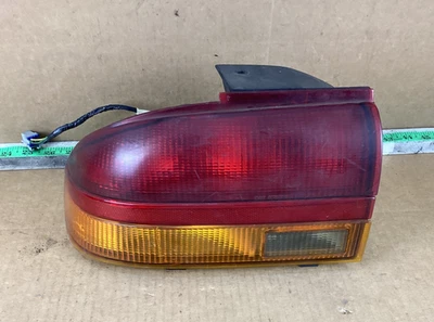 Conjunto de luz trasera izquierda del lado del conductor Saturn serie S 1993-1995 sedán Foto 1 de 4