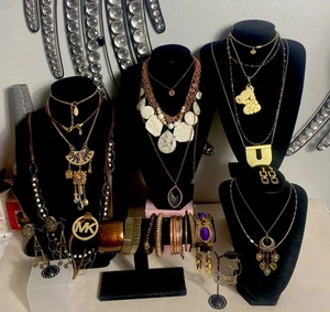 Vintage Schmuck signiert & unsigniert Messing Konvolut #551 - Bild 1 von 13