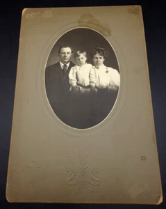 ~Victorian Antique Family Photograph ~ORIGINAL 1880-1890's~ - Picture 1 of 2