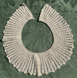 Vintage Handmade Lace Collar Detachable Crochet Button Closure RBG - Picture 1 of 10