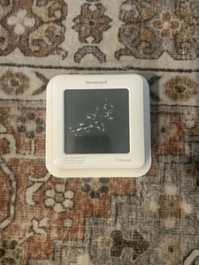 Honeywell Lyric T6 Pro Wi-Fi Programmable Thermostat White TH6220WF2006 - Picture 1 of 5