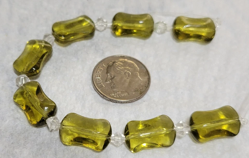 L178 14mm pressed glass rectangle beads. will combine to save on shipping  - Image 1 of 1