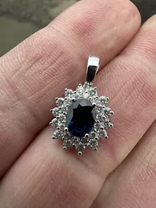 18ct White Gold Sapphire & Diamond Pendant - Stunning Hallmarked Cluster Pendant - Picture 1 of 16