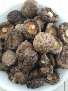 8 oz  100% NATURAL PREMIUM DRIED SHIITAKE CHINESE MUSHROOM 4-5 cm - Picture 1 of 2