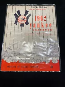 1962 Yankees Official Third Edition Yearbook Great Condition No Rips or Tears - Picture 1 of 14