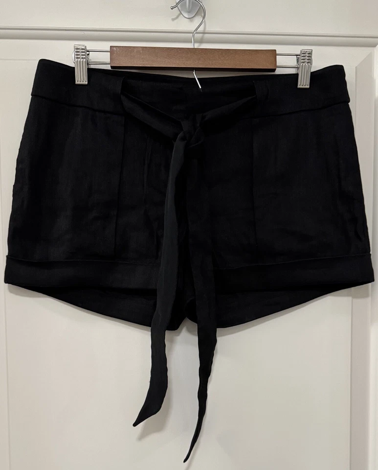 Bebe Women's Size 10 Black Belted Cuffed Hem Linen Blend Pocket Shorts - Изображение 1 из 4