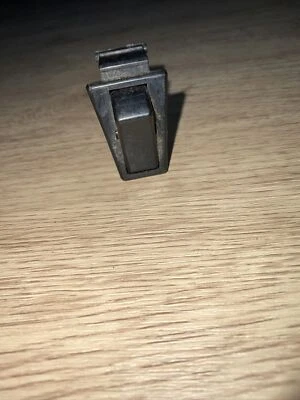 39281A/RS1 1615A JAGUAR, MG, INTERRUTTORE A BILANCIERE ON/OFF - Immagine 1 di 4