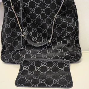 Gucci Schultertasche GG Muster schwarz Wildleder ein Riemen echt gebraucht - Bild 1 von 14