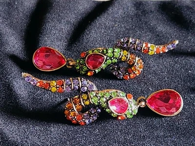 Pendientes Kirks Folly Serpiente Listo para Moda Coleccionables Únicos Halloween  Foto 1 de 4