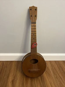 Vintage Lyon And Healy Camp Ukulele With Original Pick - Picture 1 of 12