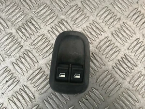 Bouton commande lève vitre Avant Gauche - PEUGEOT 306 - De 04-1997 à 06-2001 - Picture 1 of 4