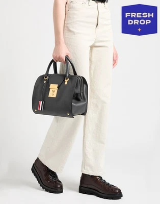 RRP€3800 THOM BROWNE. Leather Tote Bag Logo Striped Details Push Key Lock - Image 1 of 4