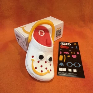 2024 McDonald's Crocs #7 Mini Crocs Keychain Happy Meal Toy W/ BOX - Picture 1 of 4