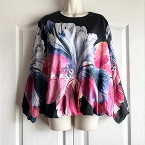 Chico’s Satin Floral 3/4 Sleeve Bubble Hem Top 2 - Picture 1 of 8