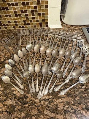 Lote de cubiertos antiguos y vintage chapados en plata 10 libras mixtos años 1800-1900 artesanía Foto 1 de 4