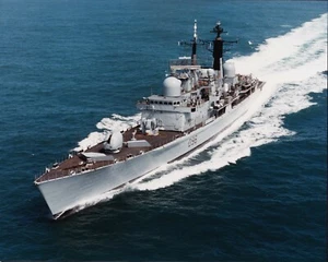 Royal Navy HMS Gloucester D96 Destroyer Warship Colour Photos Two Images - Picture 1 of 4