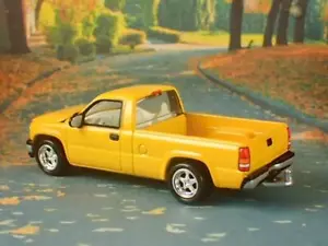 Chevrolet Silverado 1999-2007 camioneta pick-up deportiva escala 1/64 edición limitada H - Imagen 1 de 5