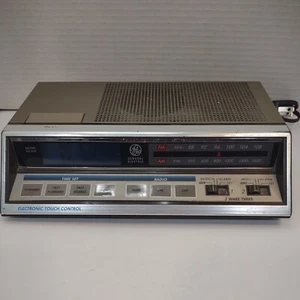 General Electric Dual Alarm Clock GE 7-4663A Clock Radio Vintag 1970s Dim Lights - Picture 1 of 16