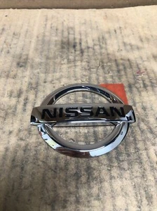 New Old Stock Nissan Emblem Part #84890-1DA0B. - Bild 1 von 10
