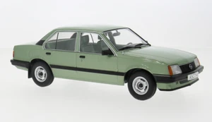 Modellauto MCG Opel Ascona C grün met. 1981 MCG 18458 1:18 Neu ungeöffnete OVP - Bild 1 von 4