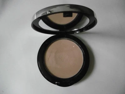 Artdeco High Definition Compact Powder Nr. 3 soft cream Case Schwämmchen - Bild 1 von 4