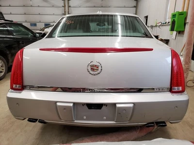 09-11 CUBIERTA PARACHOQUES TRASERO CADILLAC DTS CON ASISTENCIA DE ESTACIONAMIENTO PLATA RADIANTE 17U Foto 1 de 4