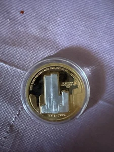 9/11 2001-2006 5th Anniversary Twin Towers Commemorative Coin - .999 Silver Top - Picture 1 of 2