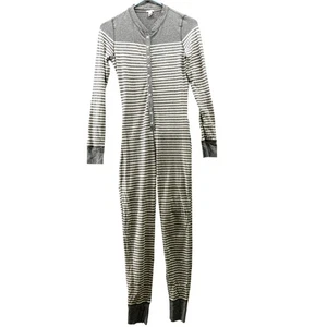 J. Traje Crew Union para mujer XS gris blanco pijama manga larga una pieza a rayas - Imagen 1 de 8