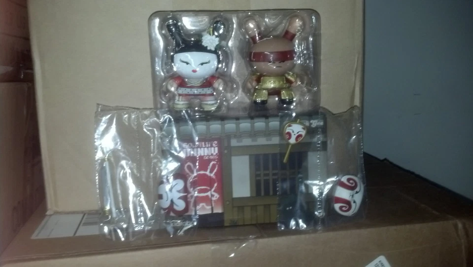 Huck Gee Kabuki & Kitsune Gold Life 2 Pack TAG 11/10 Exclusive Red LE 200 SIGNED - Image 1 of 4