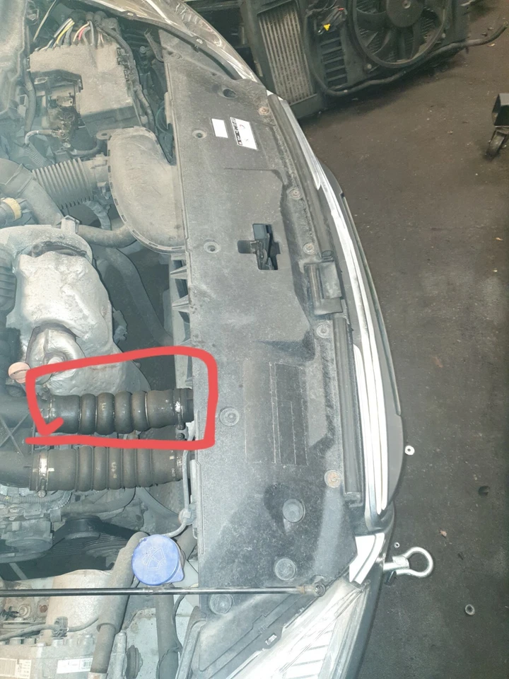 Tubo de manguera intercooler diésel Peugeot 508 1,6 HDI 2012 Foto 1 de 1