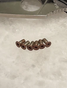Juego de tornillos de cobre para mango de resistencia tenaz persistencia ambiciosa Spyderco - Imagen 1 de 5