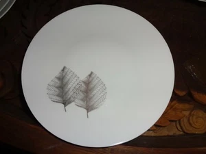 Hutschenreuther Selb Bavaria Germany Dinner Plate LEAVES - Picture 1 of 3