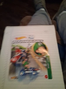 hot wheels mario kart baby luigi - Picture 1 of 3