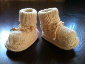 Newborn Baby Girl/ Boy Cute and Warm Wool Blend White Knitted Shoes/ Boots - Picture 1 of 3