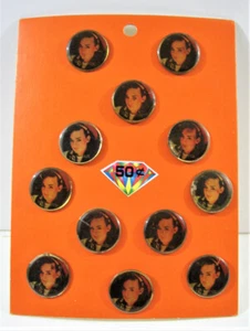 Spilla concerto rock vintage ragazzo George Culture Club display 12 su scheda vecchio stock - Foto 1 di 2