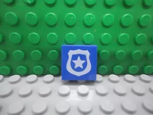 Lego 1 blaue 2x2 Fliese bedruckt weiß Polizei Abzeichen mit Stern NEU - Bild 1 von 1