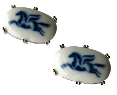 Gemelos Pegaso De Colección Azul/Blanco Porcelana Ovalada Sobre Cromo Regalo Ecuestre, Como Nuevos Foto 1 de 4