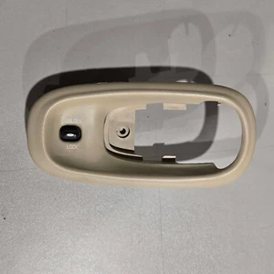 1994-1999 OLDSMOBILE INTRIGUE FRONT RIGHT DOOR LOCK PANEL USED OEM 10407037 - Picture 1 of 5