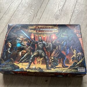 Dungeons & Dragons The Fantasy Adventure Board Game. Parker Brothers, Miniatures