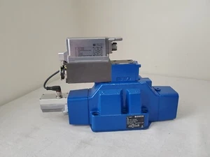 Bosch Rexroth 0811404426 Hydraulic Directional Proportional Control Valve NEW - Picture 1 of 12