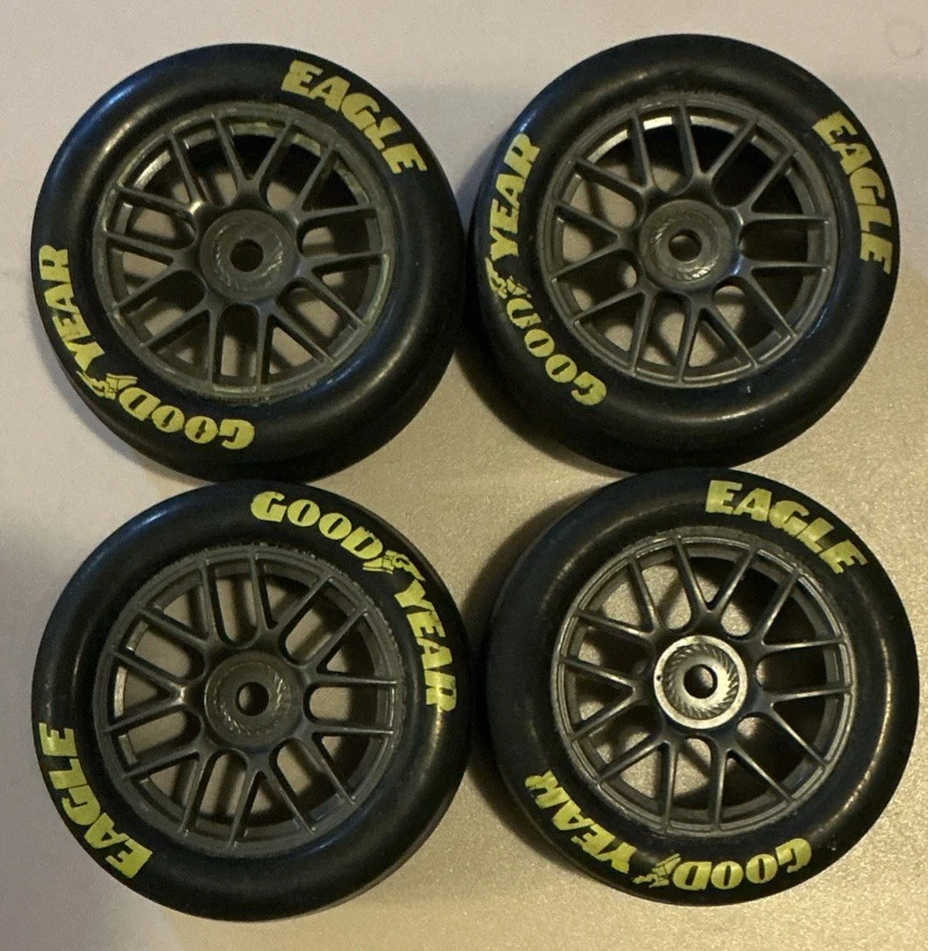 Neumáticos/ruedas montados Goodyear Eagle Losi LOS-1914 medianos (4) usados Foto 1 de 3